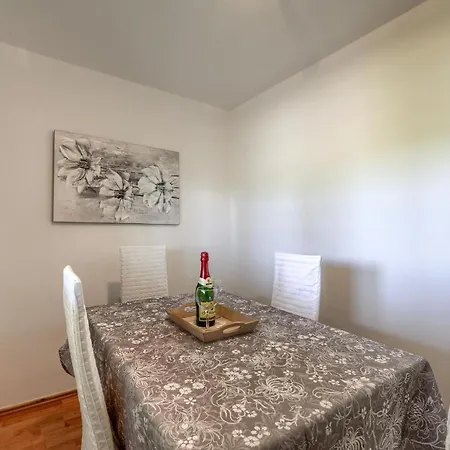 Haus Pia - Roza * Ražanac